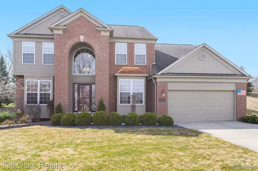 953 RIVER ROCK Drive, Holly, MI 48442