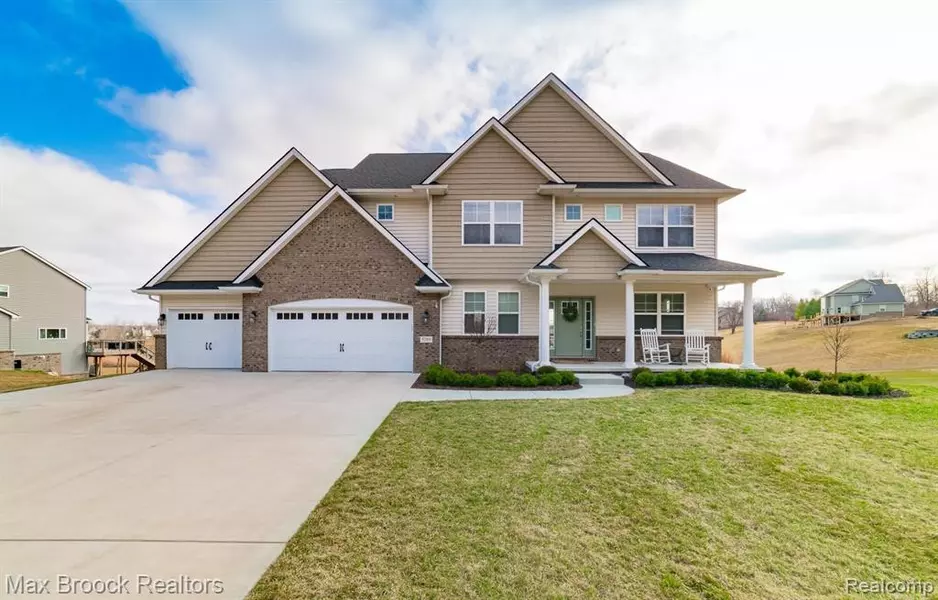 5289 COULTER LAKE Trail, Clarkston, MI 48348