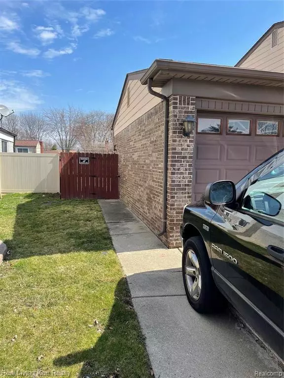 Sterling Heights, MI 48312,34078 COLONIAL Court