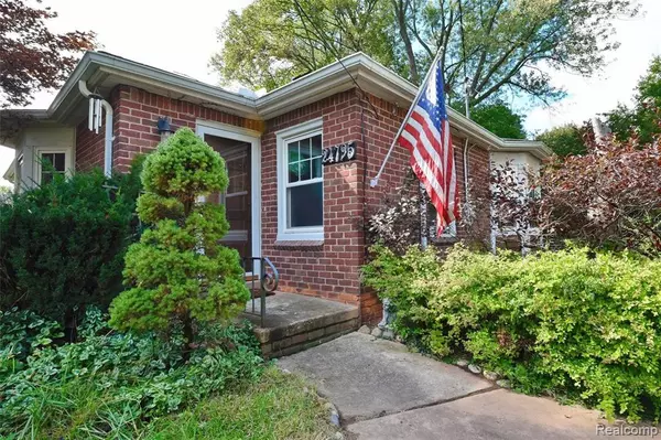 Southfield, MI 48075,24795 LOIS Lane