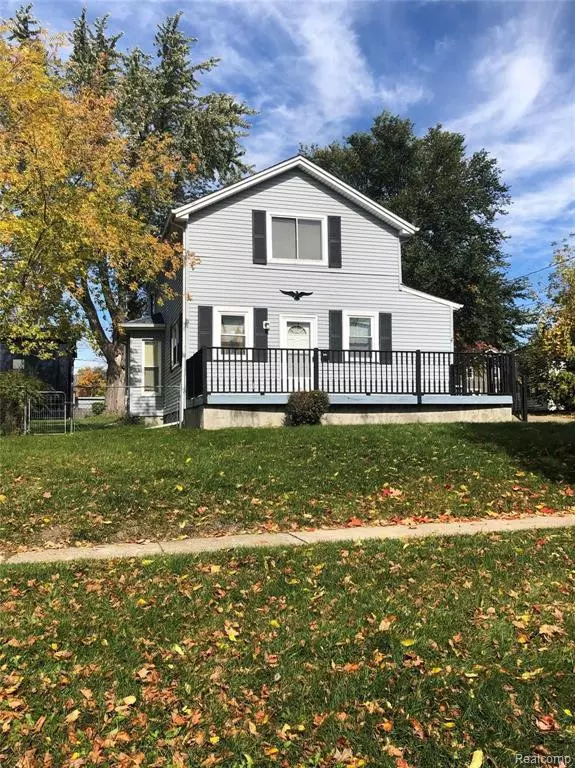203 E Ellen Street, Fenton, MI 48430