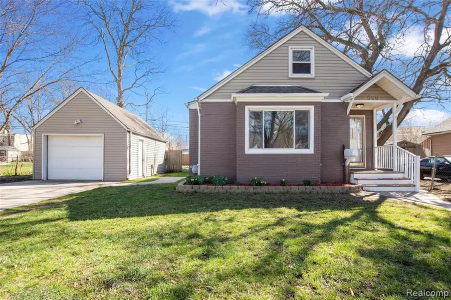 550 E GEORGE Avenue, Hazel Park, MI 48030