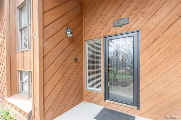 Grosse Ile, MI 48138,8206 Saint James Court