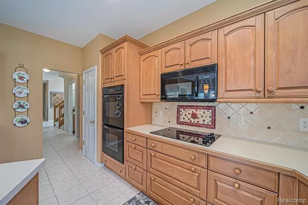 Davisburg, MI 48350,10036 CREEKWOOD Trail
