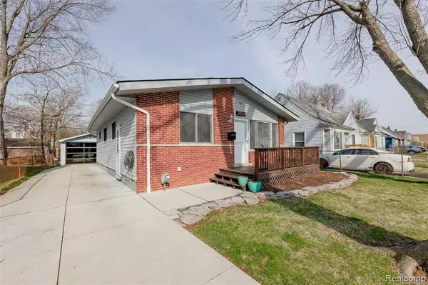 Southfield, MI 48076,28715 FAIRFAX Street