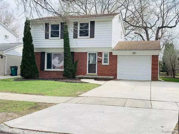 Oak Park, MI 48237,14221 HART Street
