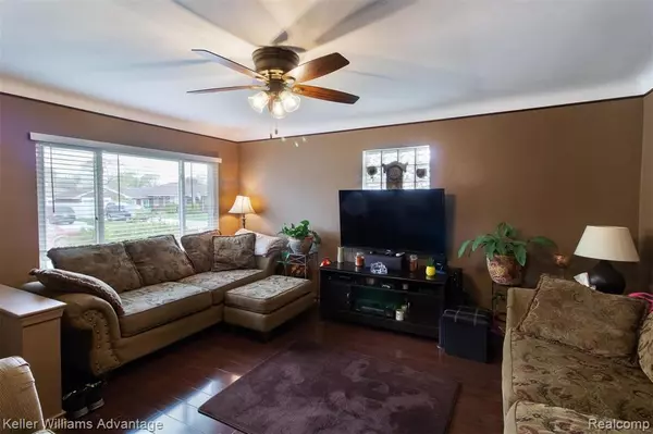 Eastpointe, MI 48021,24512 ROSEBUD Avenue