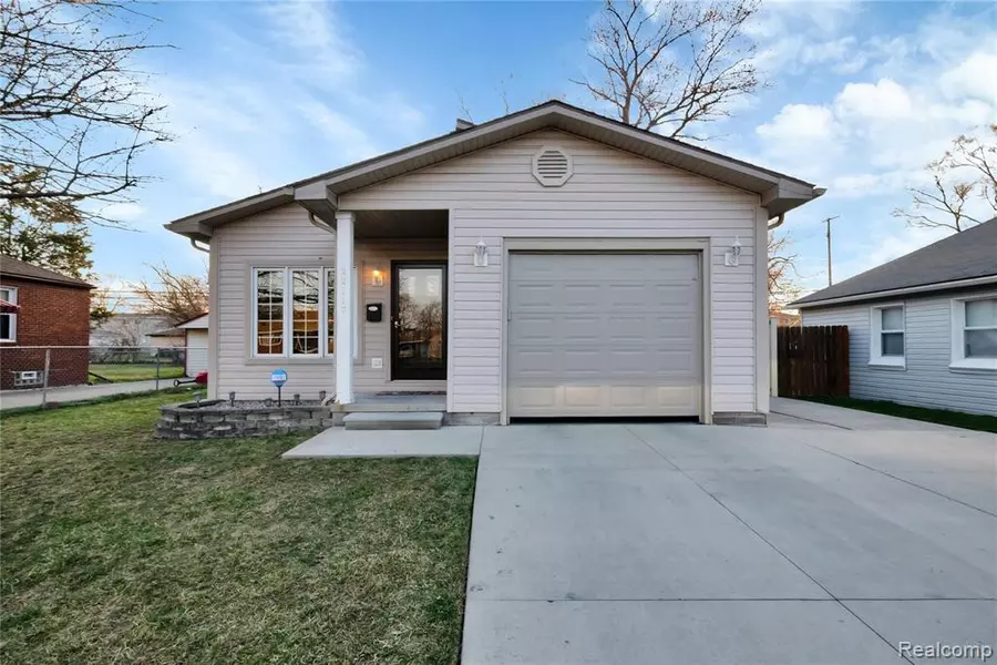 22117 SHAKESPEARE Avenue, Eastpointe, MI 48021