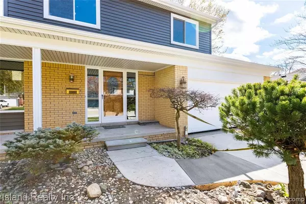 Riverview, MI 48193,13853 HERITAGE Street