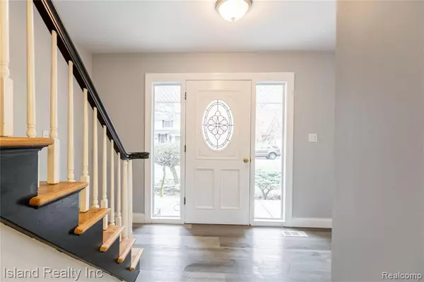 Riverview, MI 48193,13853 HERITAGE Street