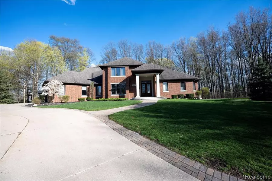 12650 PEBBLE CREEK Drive, Plymouth, MI 48170