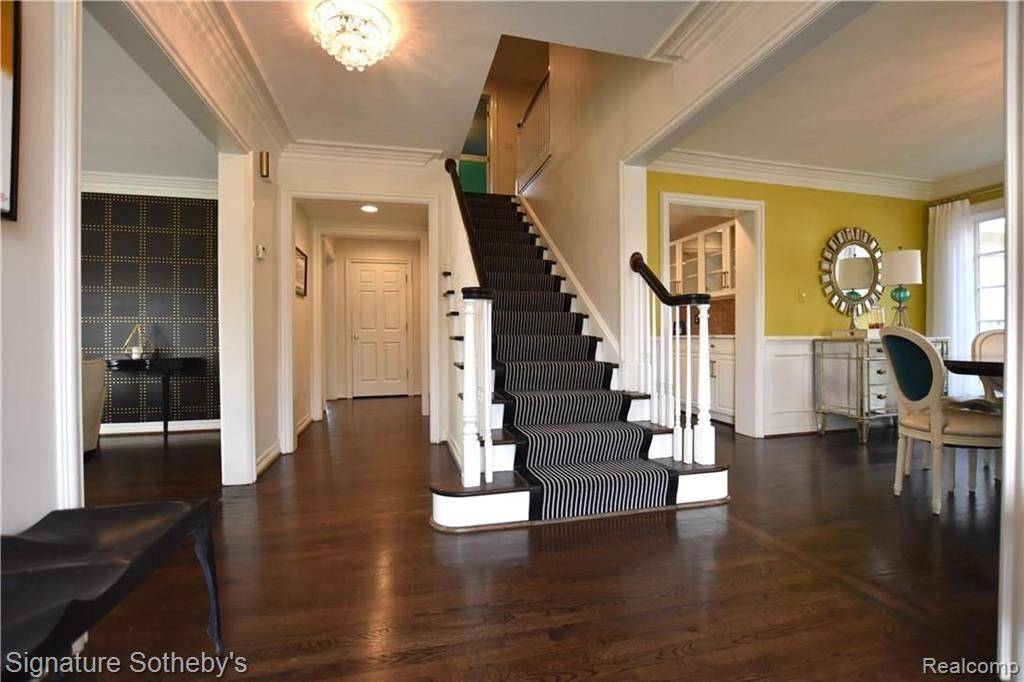 Bloomfield Hills, MI 48301,893 W GLENGARRY Circle