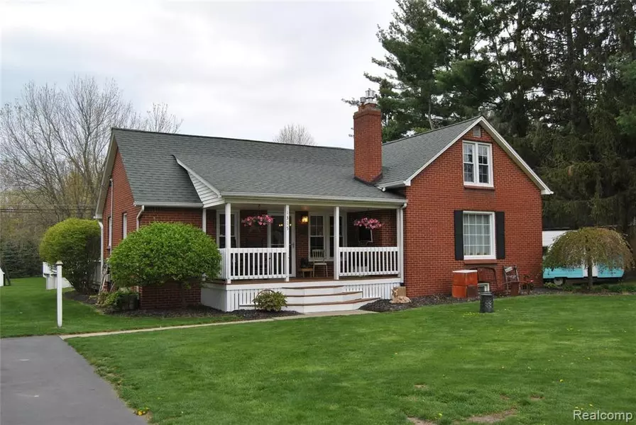 1315 BOWERS RD, Lapeer, MI 48446