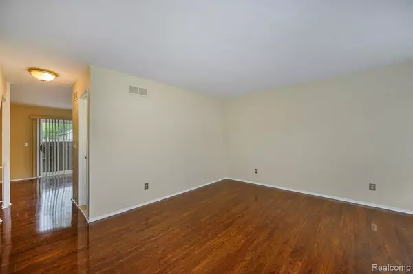 Southfield, MI 48033,21009 SHERMAN Avenue