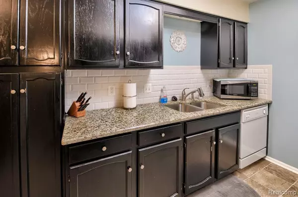 Flushing, MI 48433,547 Oakbrook Circle