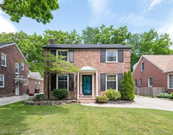 1920 HUNTINGTON Boulevard, Grosse Pointe Woods, MI 48236