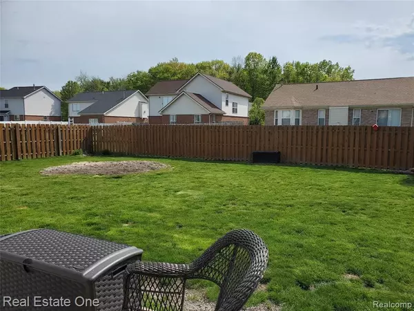 Trenton, MI 48183,21073 BRIARWOOD Street