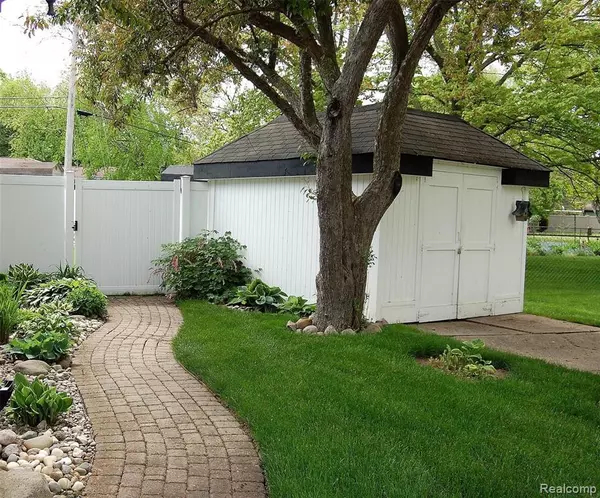 Grand Blanc, MI 48439,5346 KIMBERLY Drive