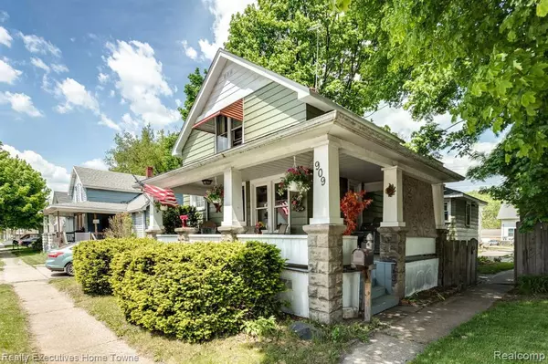 Port Huron, MI 48060,909 OAK Street