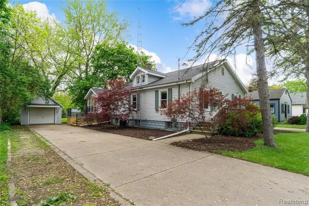 Fenton, MI 48430,407 W CAROLINE Street