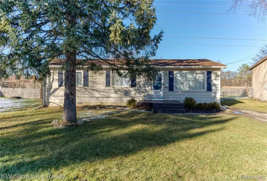 356 WELLSBORO Street, Walled Lake, MI 48390