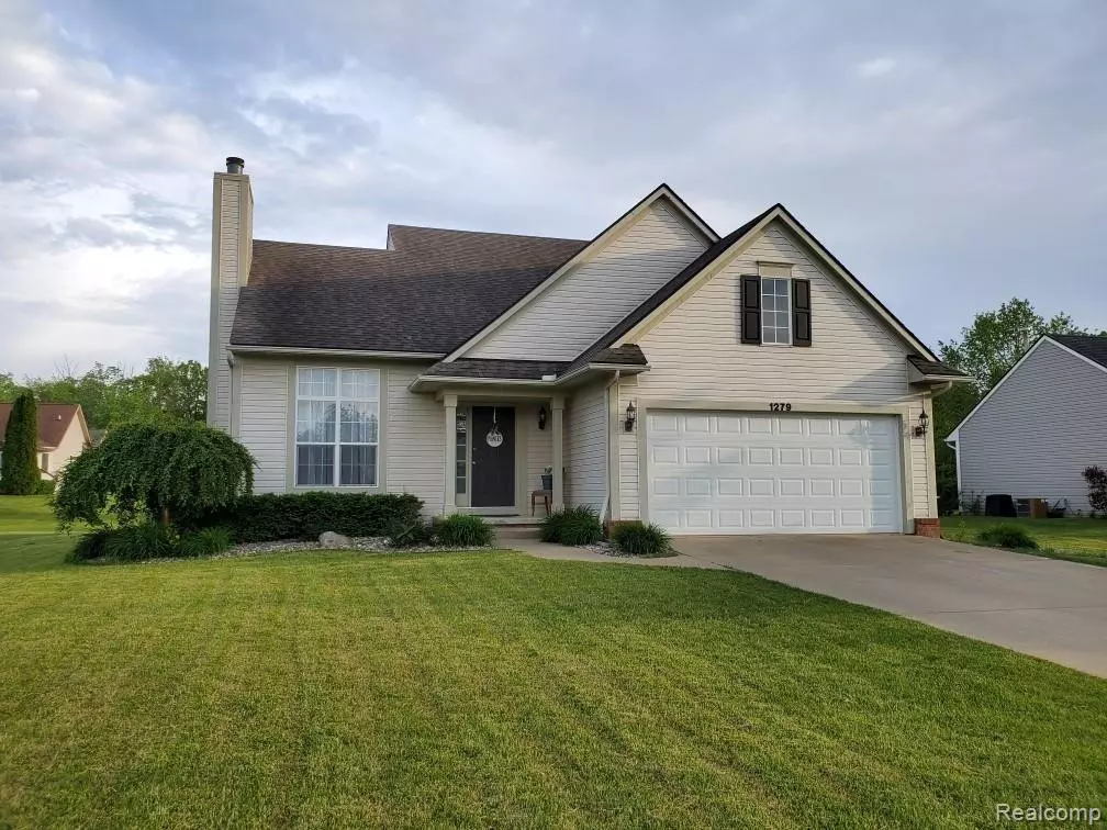 Fenton, MI 48430,1279 ROSALIE Drive