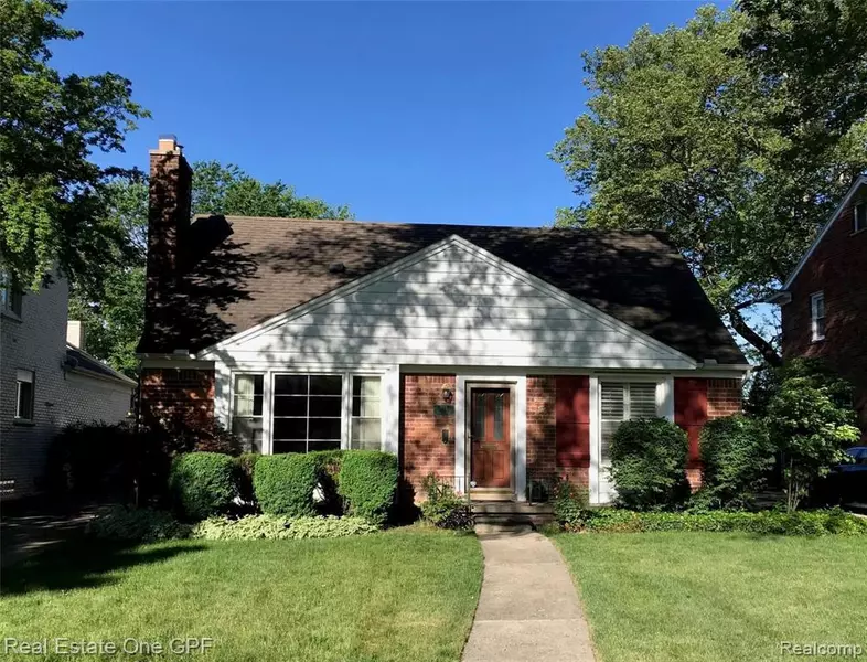 983 LINCOLN Road, Grosse Pointe, MI 48230