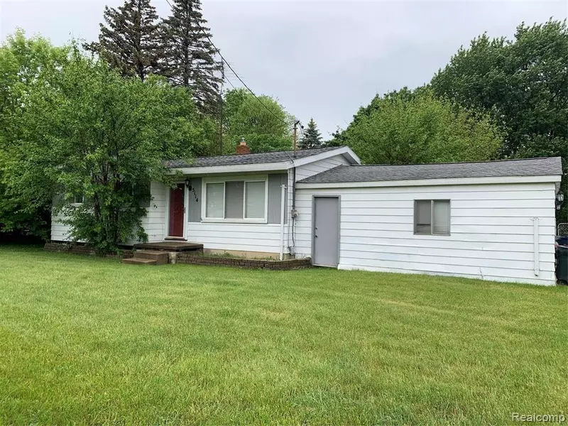 5114 Maple Ave, Swartz Creek, MI 48473