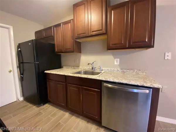 Southfield, MI 48034,26607 FRANKLIN POINTE Drive