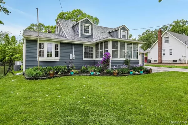 Rockwood, MI,31718 WOODBURN