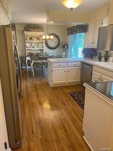 Saginaw, MI 48609,1682 N MILLER Road