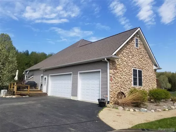 Lapeer, MI 48446,1169 CHRISTINE Drive