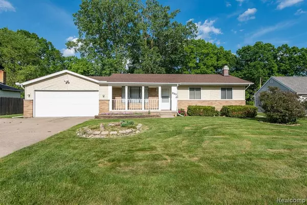 8363 BELLE BLUFF Drive, Grand Blanc, MI 48439