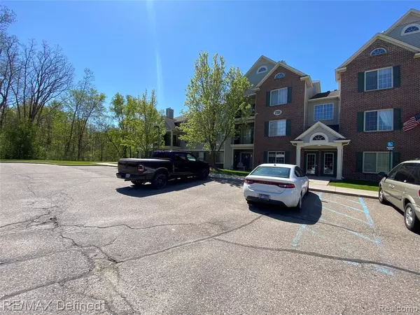 Grand Blanc, MI 48439,12203 PINEHURST Lane