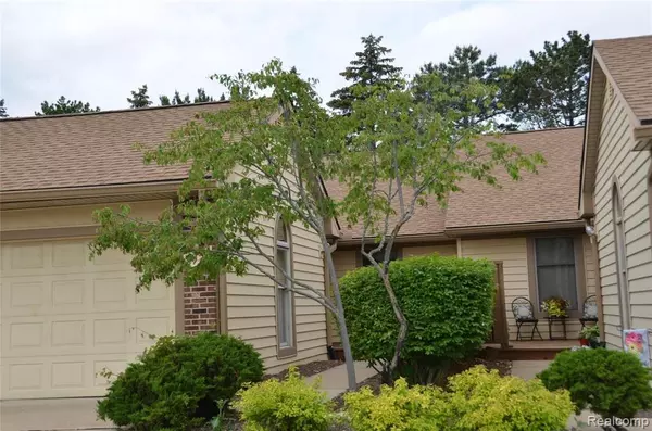 2936 LAKEWOOD Drive, Trenton, MI 48183