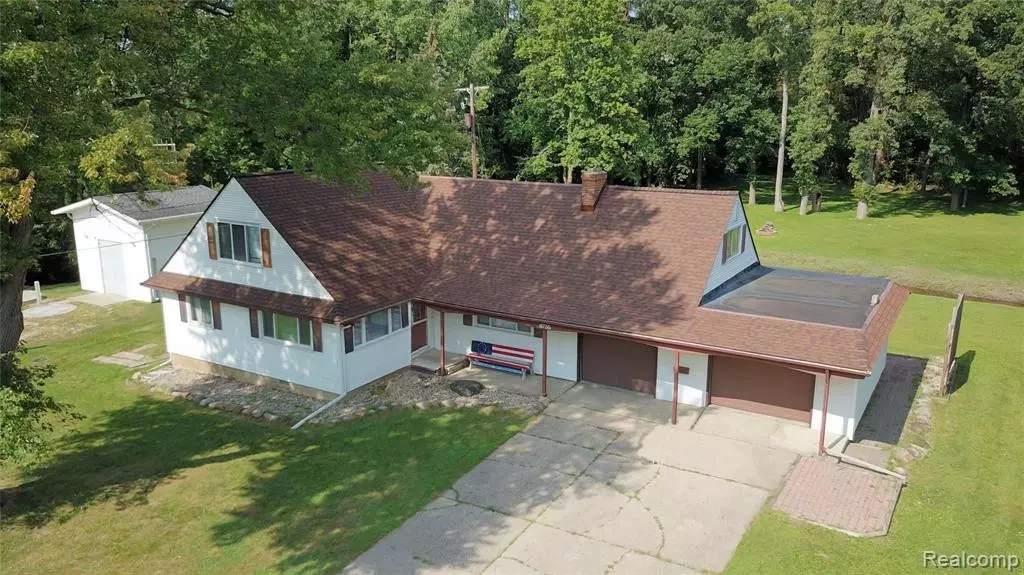 11735 CURWOOD Drive, Grand Blanc, MI 48439