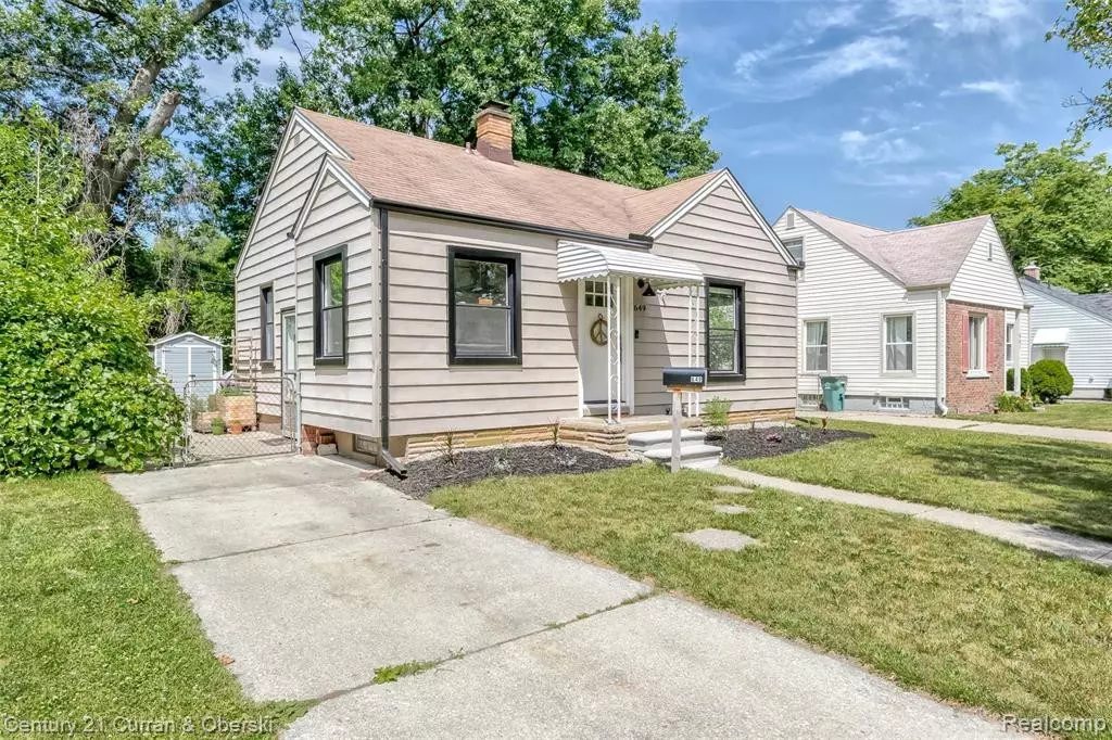 Ferndale, MI 48220,649 FARMDALE Street