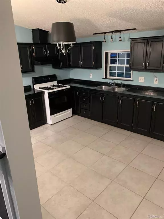 Howell, MI 48843,5838 Comanche Lane