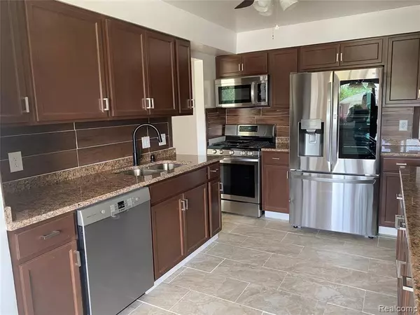 Riverview, MI 48193,14277 DUNDEE Street