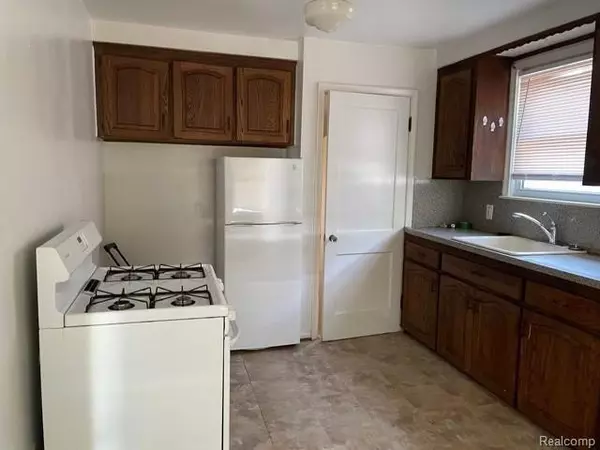 Eastpointe, MI 48021,23060 DAVID Avenue
