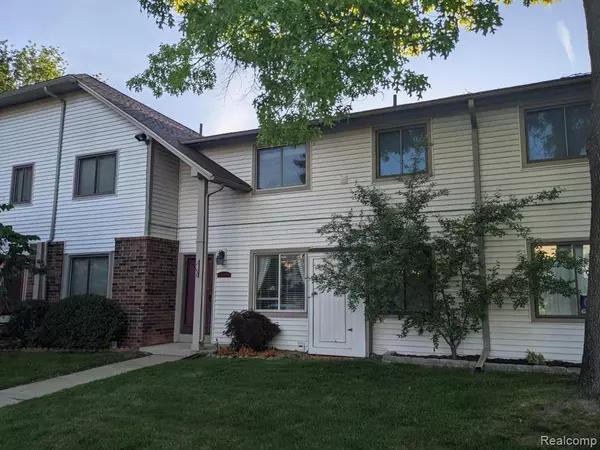 7220 BLUEWATER DR, Clarkston, MI 48348