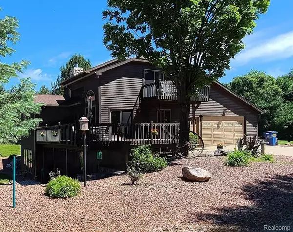 Fenton, MI 48430,6140 MCGUIRE Road