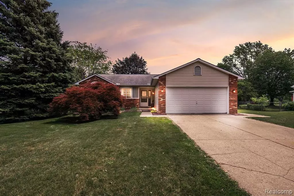 Fenton, MI 48430,14125 TORREY Road