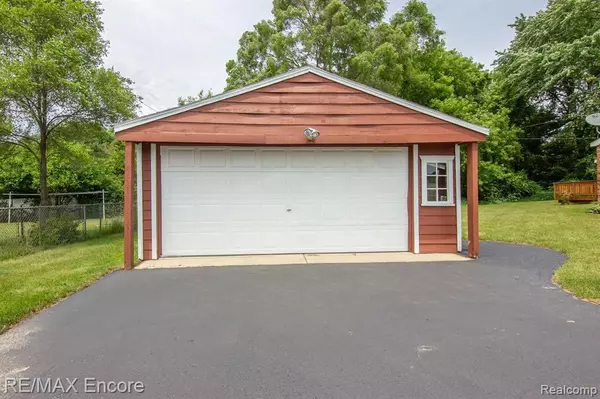 Clarkston, MI,6190 FLEMINGS LAKE Road