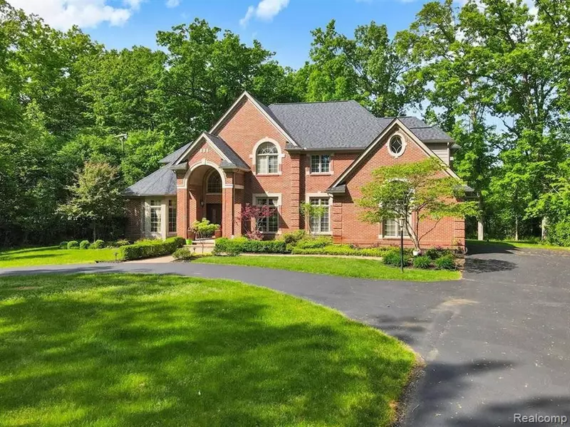 30205 HELMANDALE Drive, Franklin, MI 48025