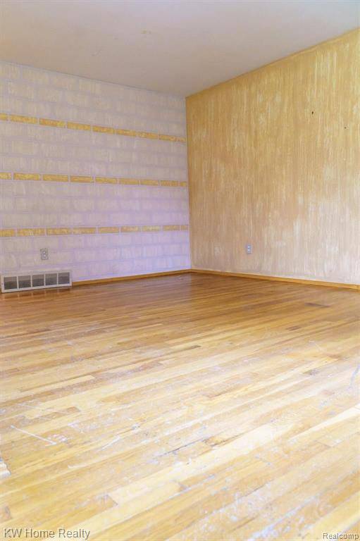 Madison Heights, MI 48071,29148 TESSMER Court