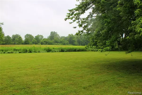 Grand Blanc, MI 48439,5278 E MAPLE Avenue