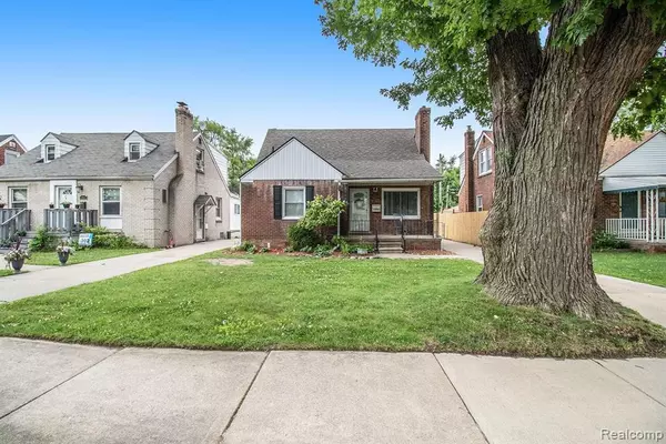 20865 HAWTHORNE Street, Harper Woods, MI 48225