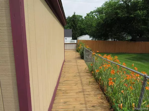 Pontiac, MI 48340,757 2ND Avenue