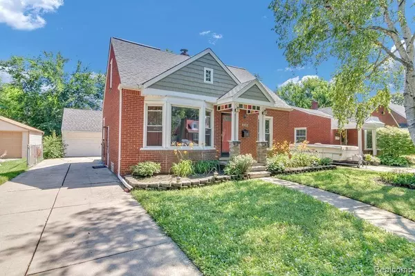 Mount Clemens, MI 48043,682 HUNTINGTON Street